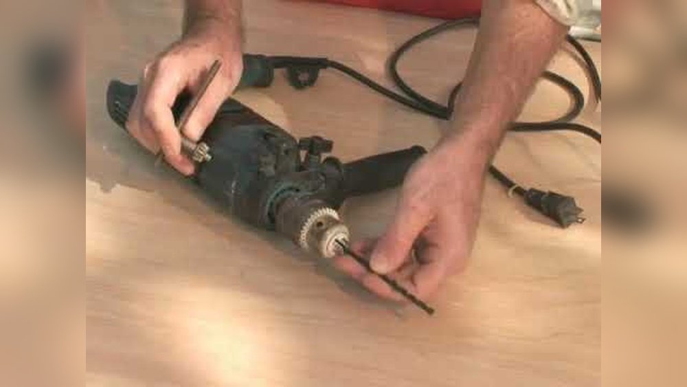 How To Change Bosch Hammer Drill Bit: Quick & Easy Guide