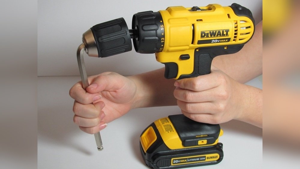How To Replace Keyless Chuck On Dewalt Cordless Drill: Easy Guide