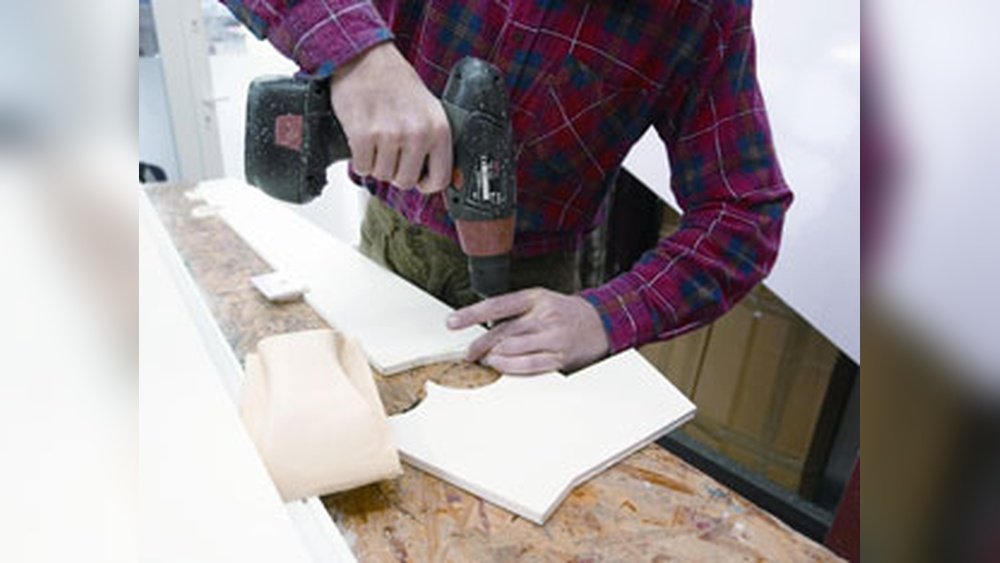 What To Look For When Buying A Cordless Drill: Essential Tips